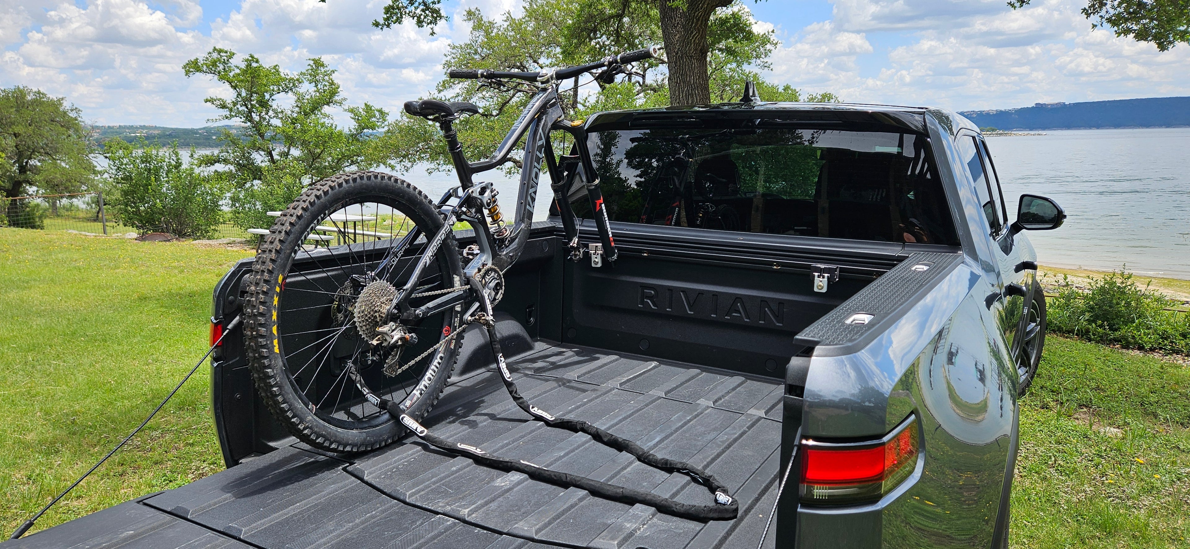 Rivian R1T Gear Guard Security Chain | Stainless Interlocks